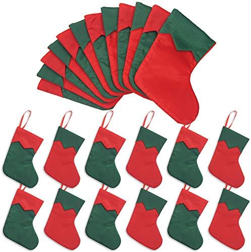Ivenf Божиќни мини чорапи, 24 парчиња 7 инчи црвени зелени дрвени чорапи, држачи за сребрени производи за подароци, рефус третмани