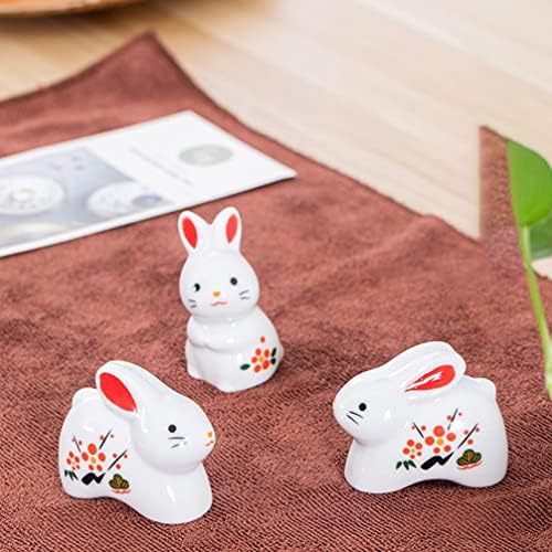 Абоофан 3 парчиња мини керамички зајаци фигурини 2023 Зодијак зајак фигурина кинеска буни скулптура микро фенг шуи колекција