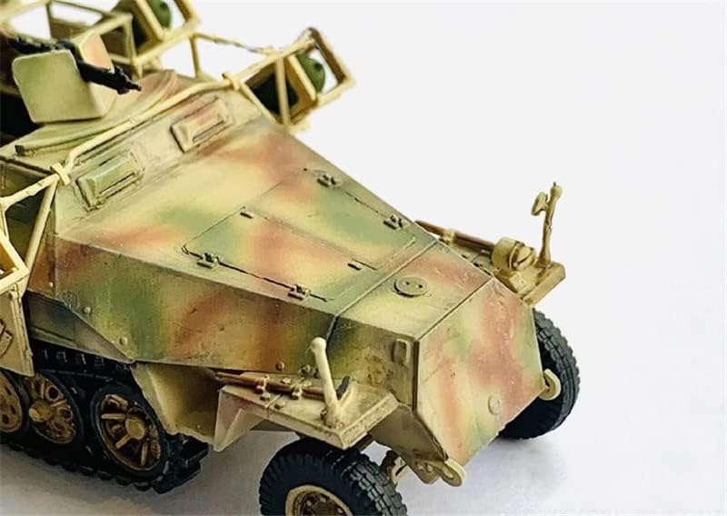 Германски SD.KFZ.251/2 AUSF.D MIT WURFRAHMEN 40 B 1/72 ABS резервоарот претходно изграден модел