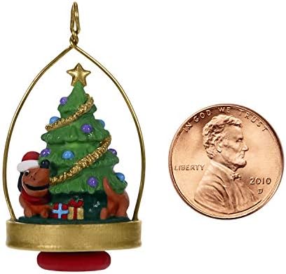 Hallmark Keepsake Mini Christmas 2019 година датира, бркајќи ја неговата опашка минијатурен украс, 1,87 “