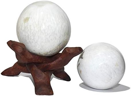 Исцелување4U сфера Сколецит големина 2-2,5 инчи и една дрвена топка стојат природна кристална топка сфера Васту Реики Чакра заздравување